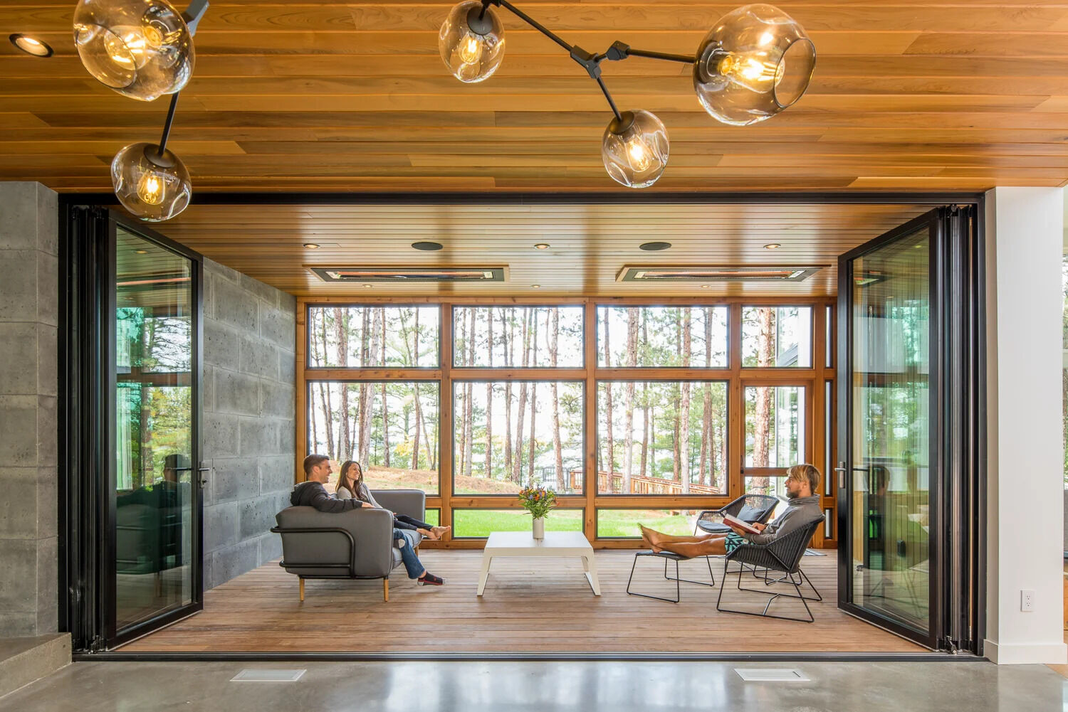 Where Light Meets Wood: A Modern Minnesota Lake House That Feels Effortless
